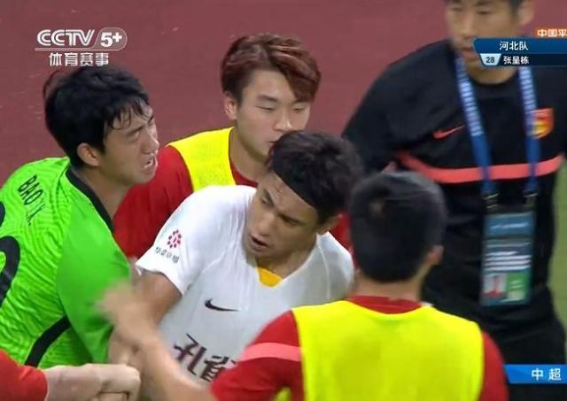 足协官方：张呈栋脚踢对手头部并辱骂停5场罚款5万