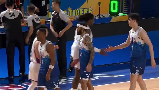 8868体育官网-CBA常规赛：齐麟25分&amp;amp;林庭谦22分，新疆106-101战胜天津