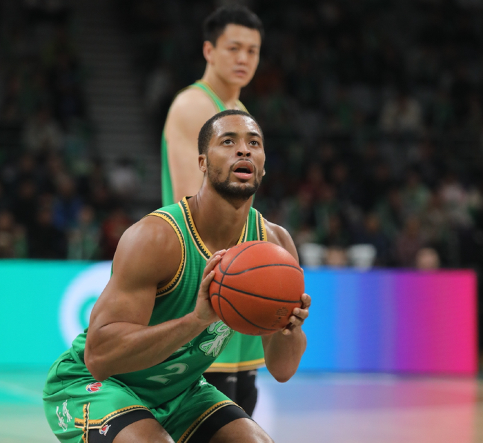 8868-辽宁四外配置好像不错?莱迪统治内线,两小外回暖,莫兰德基本盘|比赛|数据|哈维|季后赛|CBA_新浪体育_新浪新闻